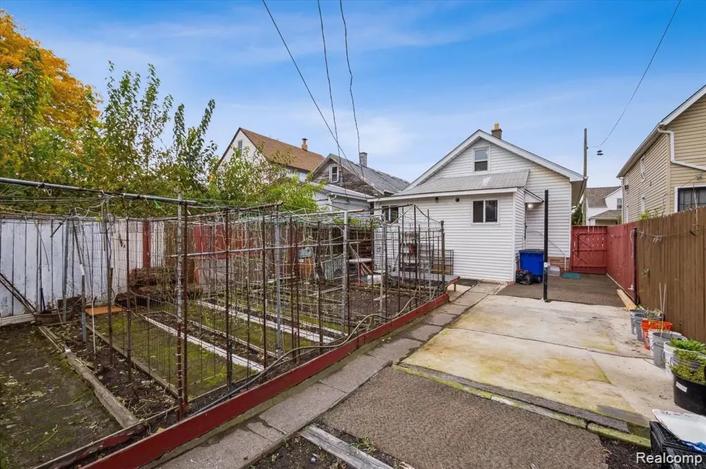 3868 Doremus Street Hamtramck City MI 48212