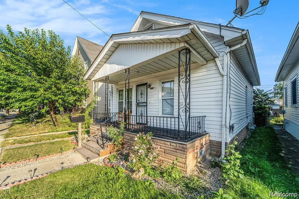 3868 Doremus Street Hamtramck City MI 48212