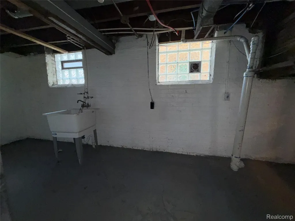 16206 Snowden Street Detroit City MI 48235