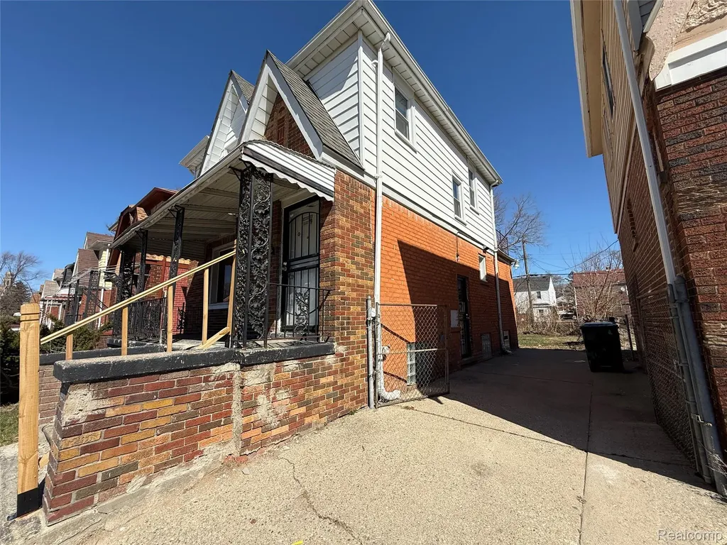 16206 Snowden Street Detroit City MI 48235
