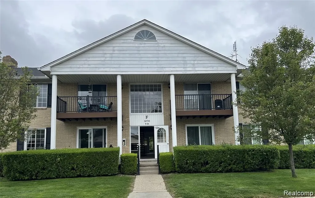 34751 S Kimberly Drive Sterling Heights City MI 48312