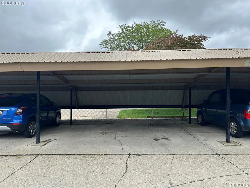 34751 S Kimberly Drive Sterling Heights City MI 48312