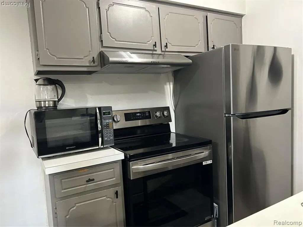 34751 S Kimberly Drive Sterling Heights City MI 48312