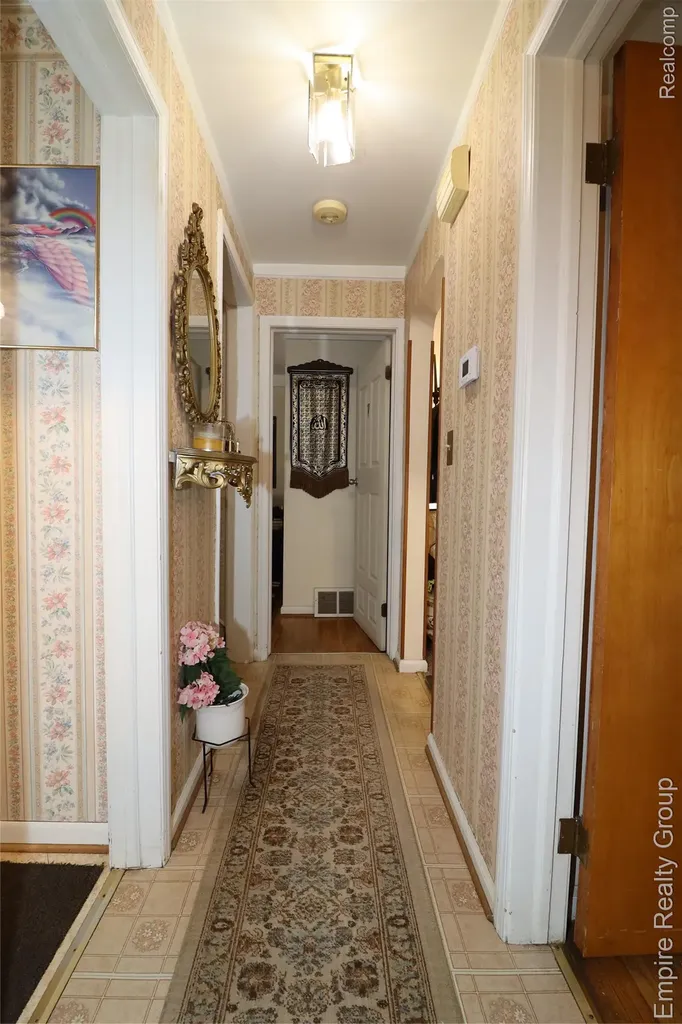 25046 Stanford Street Dearborn Heights City MI 48125