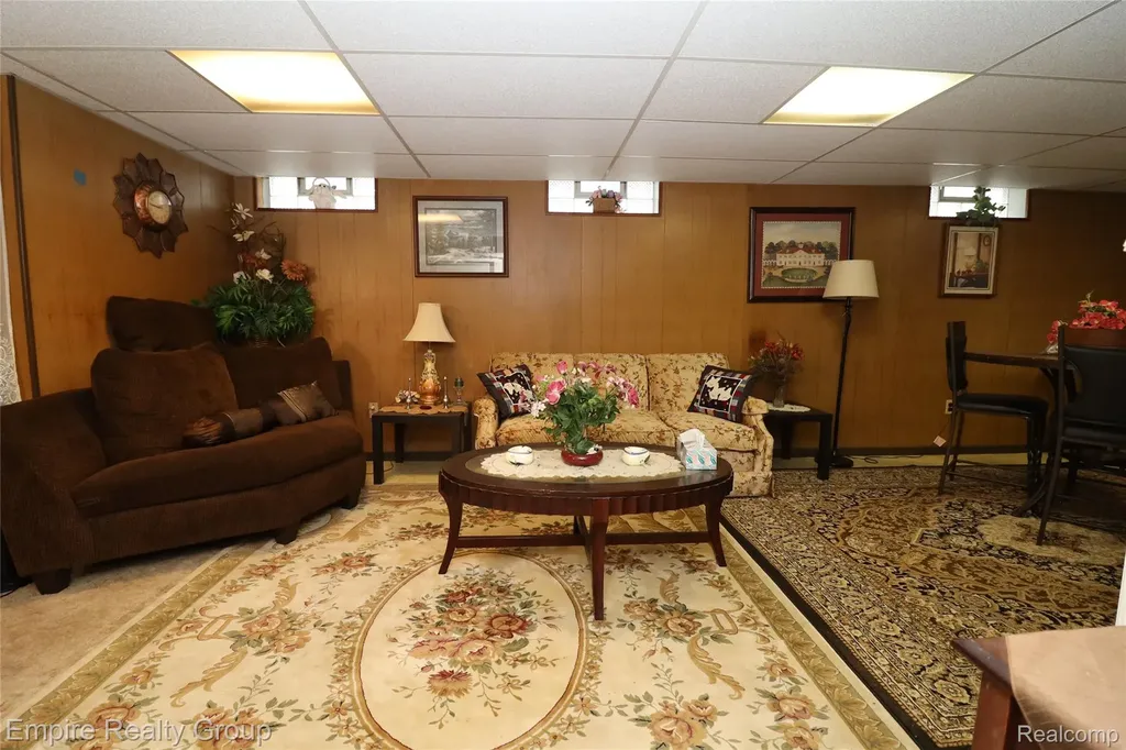 25046 Stanford Street Dearborn Heights City MI 48125