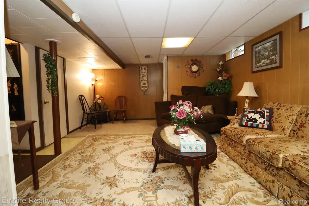 25046 Stanford Street Dearborn Heights City MI 48125