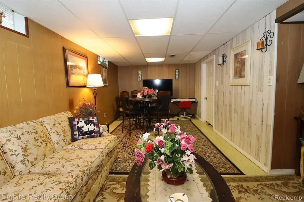 25046 Stanford Street Dearborn Heights City MI 48125