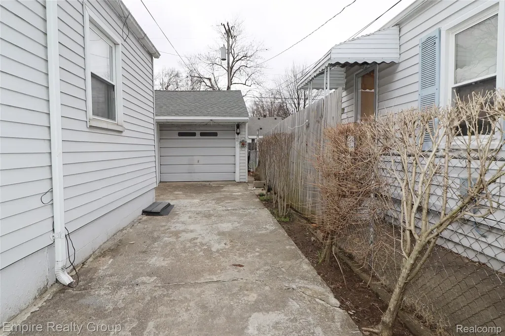 25046 Stanford Street Dearborn Heights City MI 48125