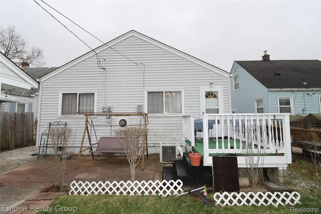 25046 Stanford Street Dearborn Heights City MI 48125