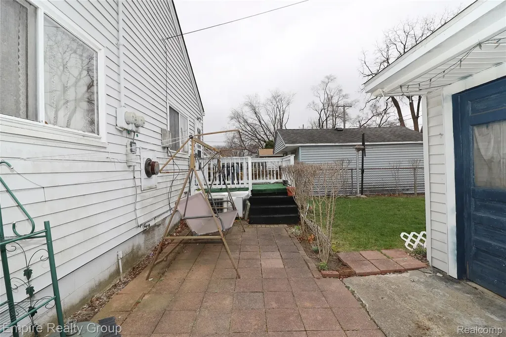 25046 Stanford Street Dearborn Heights City MI 48125