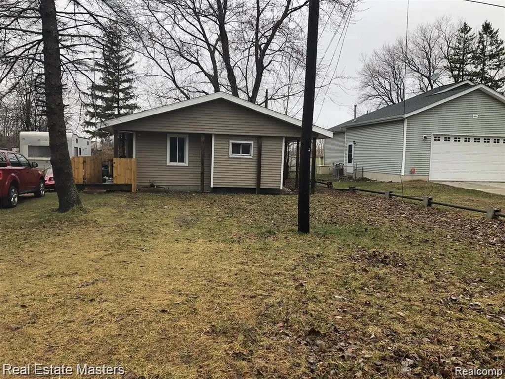 4055 Velma Drive Fort Gratiot Charter Township MI 48059