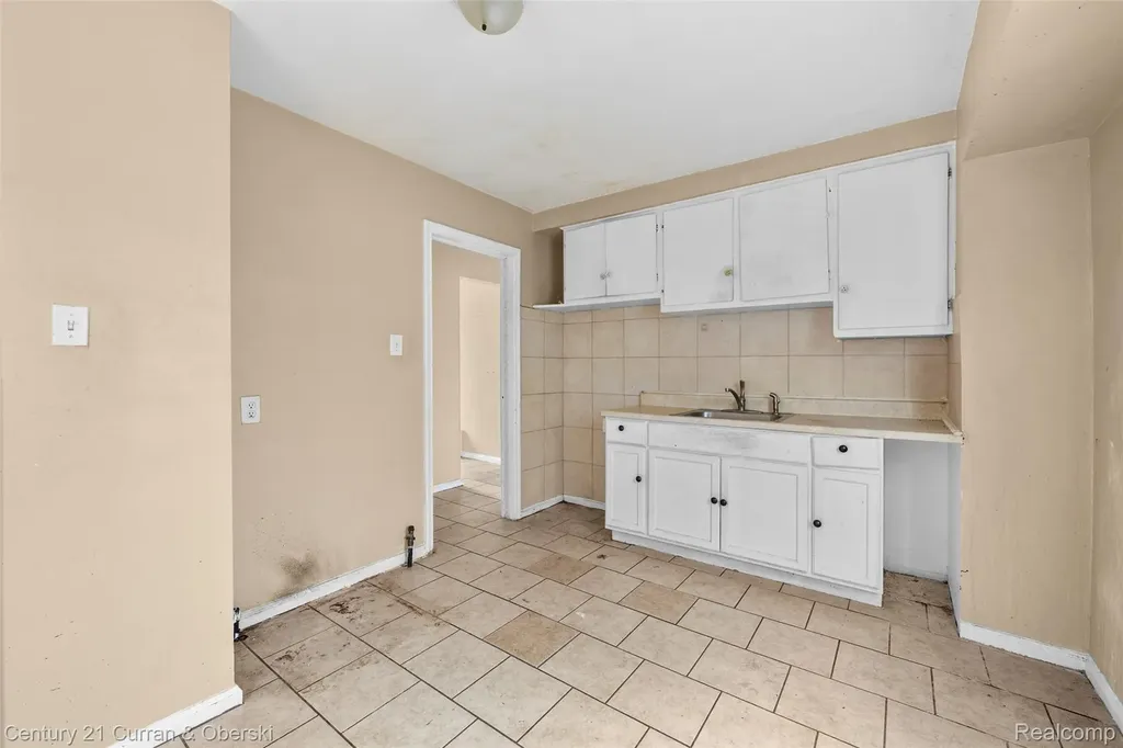 8468 Minock Street Detroit City MI 48228