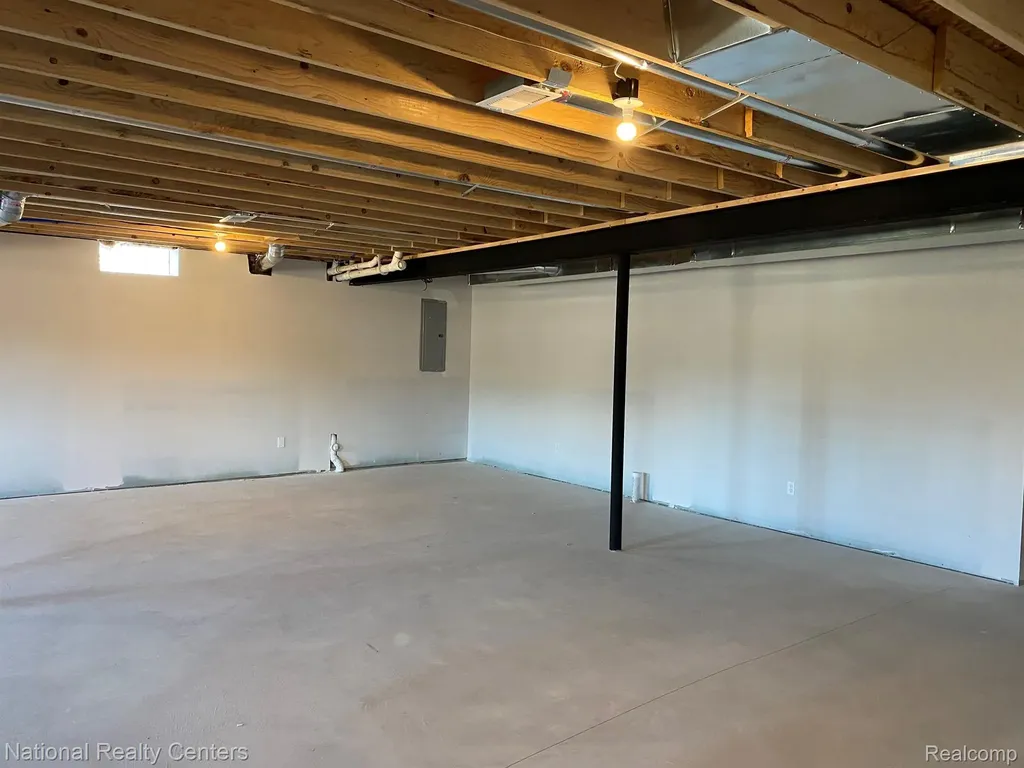 1028 Rochawies Drive Oakland Charter Township MI 48363