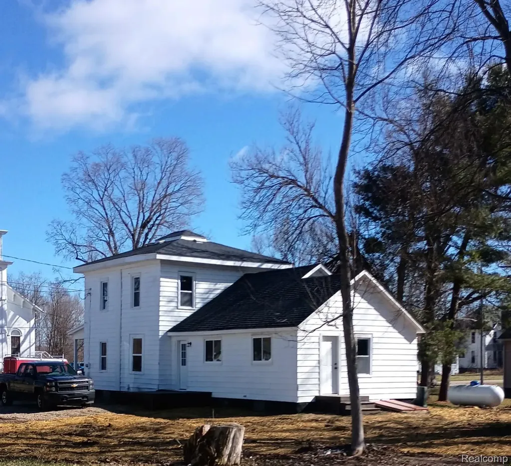 203 E Commercial Street Norvell Township MI 49263