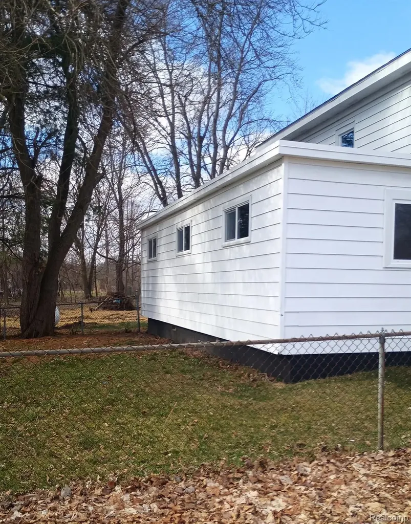 203 E Commercial Street Norvell Township MI 49263