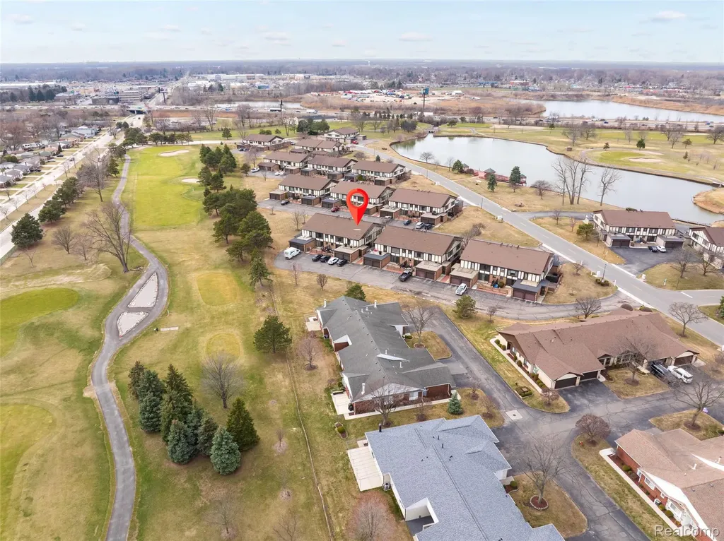 517 Country Club Drive St. Clair Shores City MI 48082