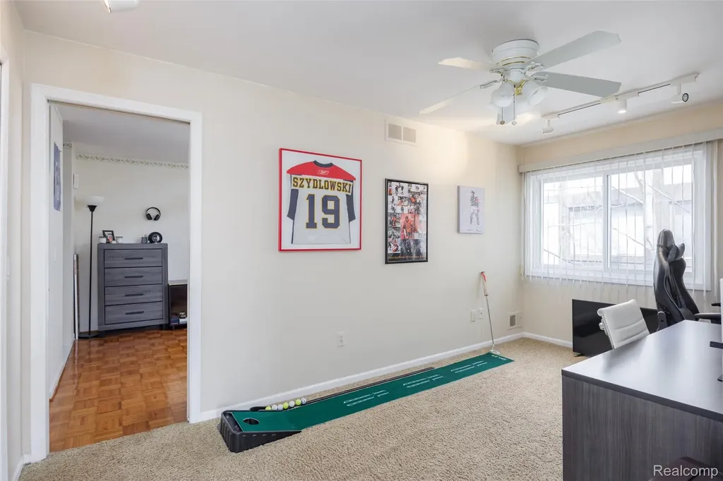 517 Country Club Drive St. Clair Shores City MI 48082