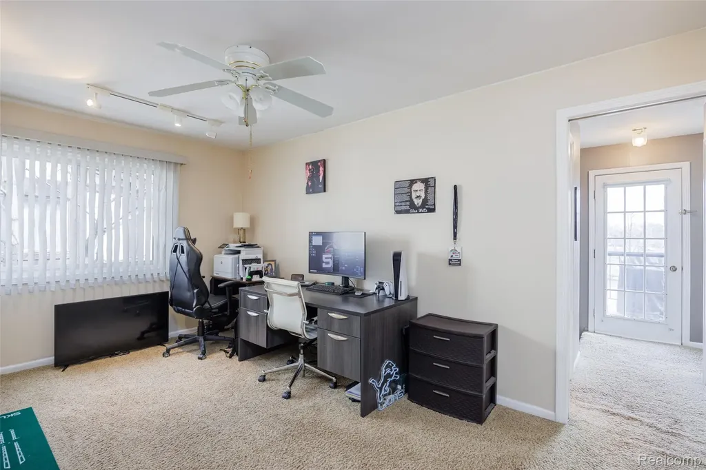 517 Country Club Drive St. Clair Shores City MI 48082