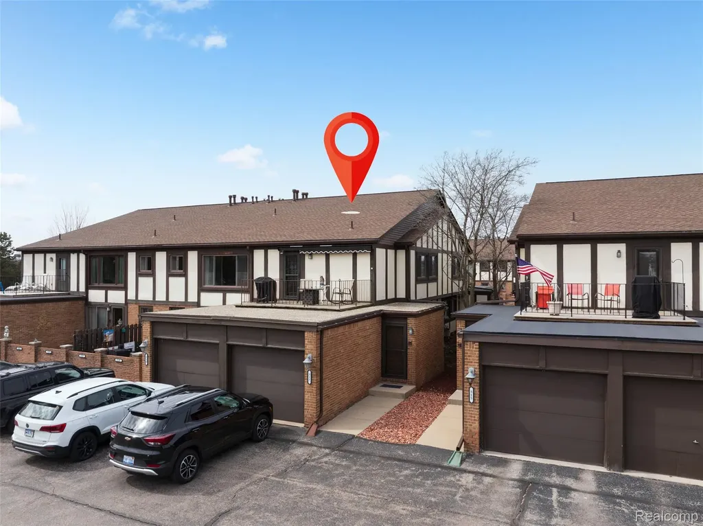 517 Country Club Drive St. Clair Shores City MI 48082