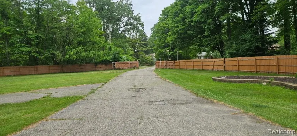20551 Norwood Drive S Southfield City MI 48075