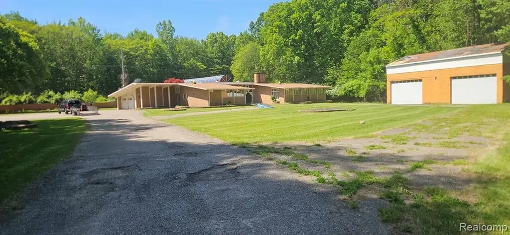 20551 Norwood Drive S Southfield City MI 48075