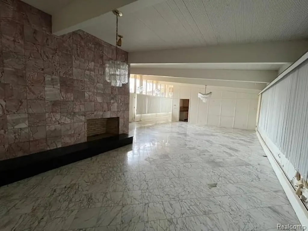 20551 Norwood Drive S Southfield City MI 48075
