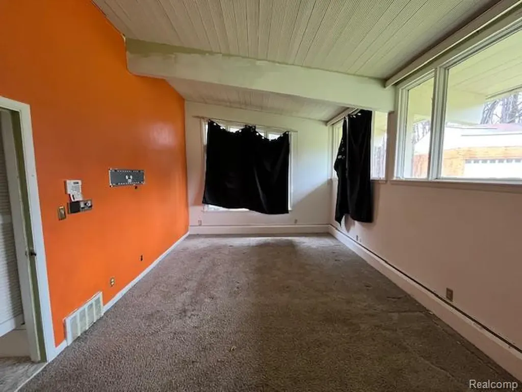 20551 Norwood Drive S Southfield City MI 48075