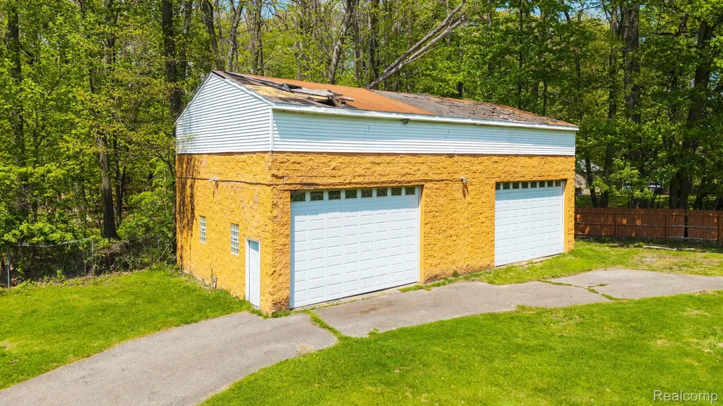 20551 Norwood Drive S Southfield City MI 48075