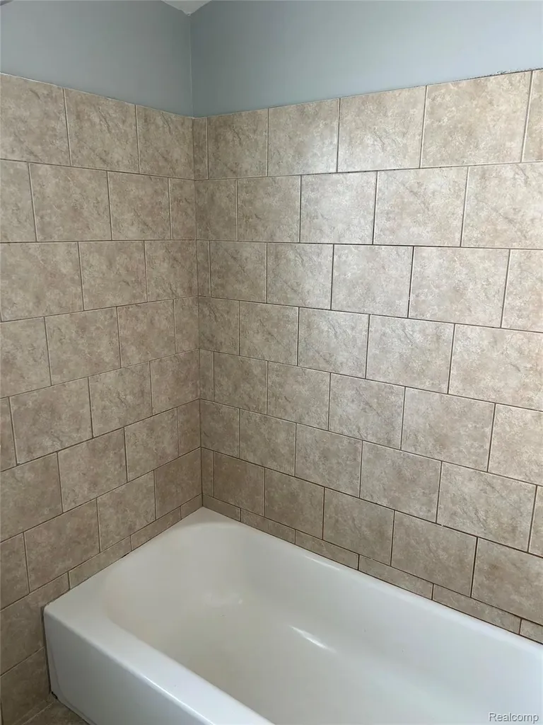7546 Sterling Center Line City MI 48015
