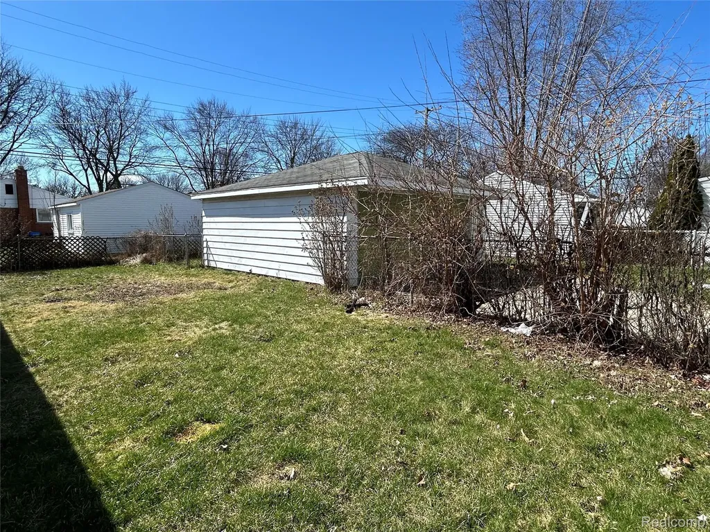 7546 Sterling Center Line City MI 48015