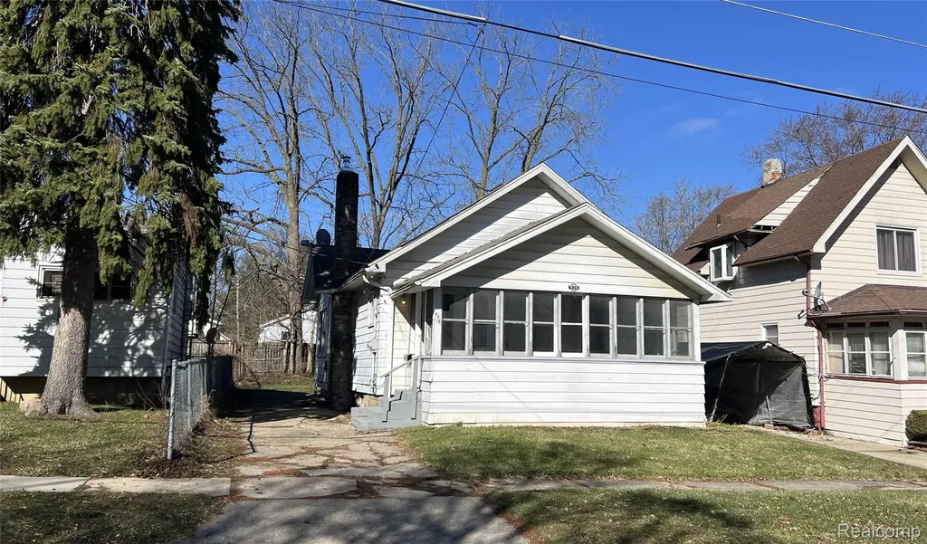 936 Stocker Avenue Flint City MI 48503