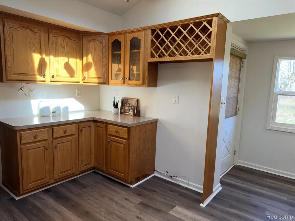 23211 Glenbrook Street St. Clair Shores City MI 48082