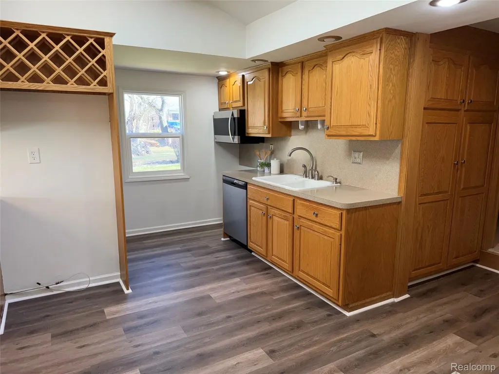 23211 Glenbrook Street St. Clair Shores City MI 48082