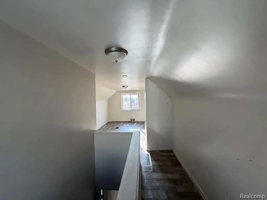 16828 W Chicago Street Detroit City MI 48228