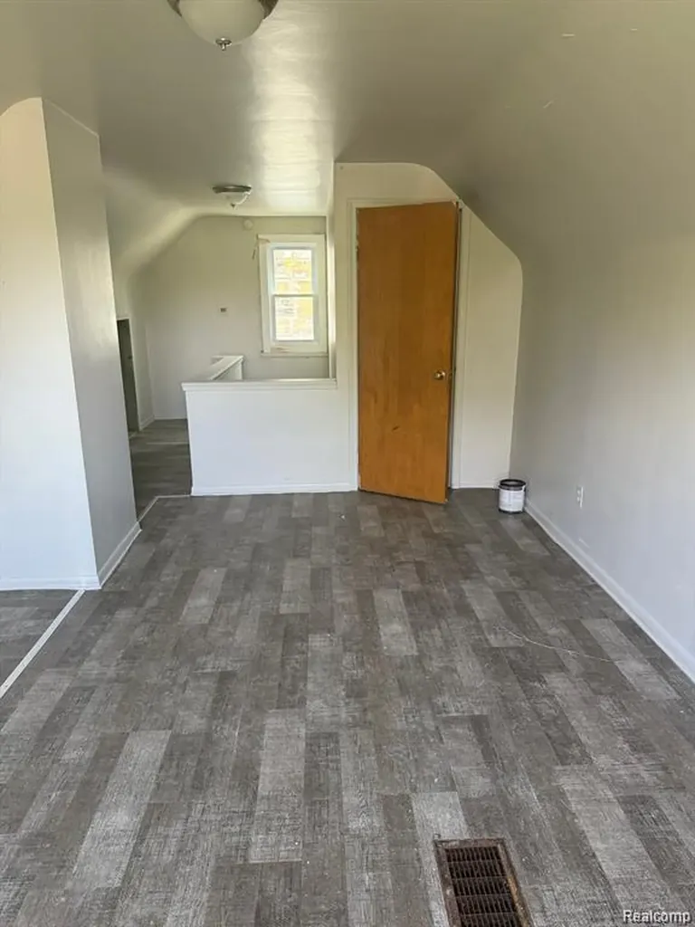 16828 W Chicago Street Detroit City MI 48228