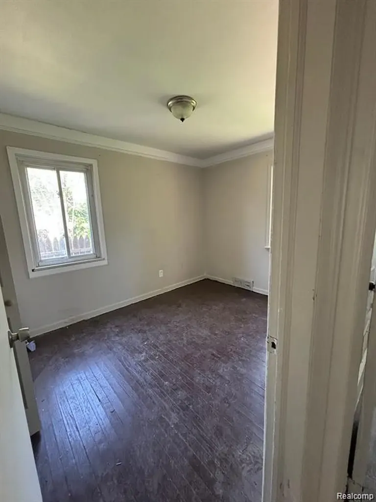 16828 W Chicago Street Detroit City MI 48228