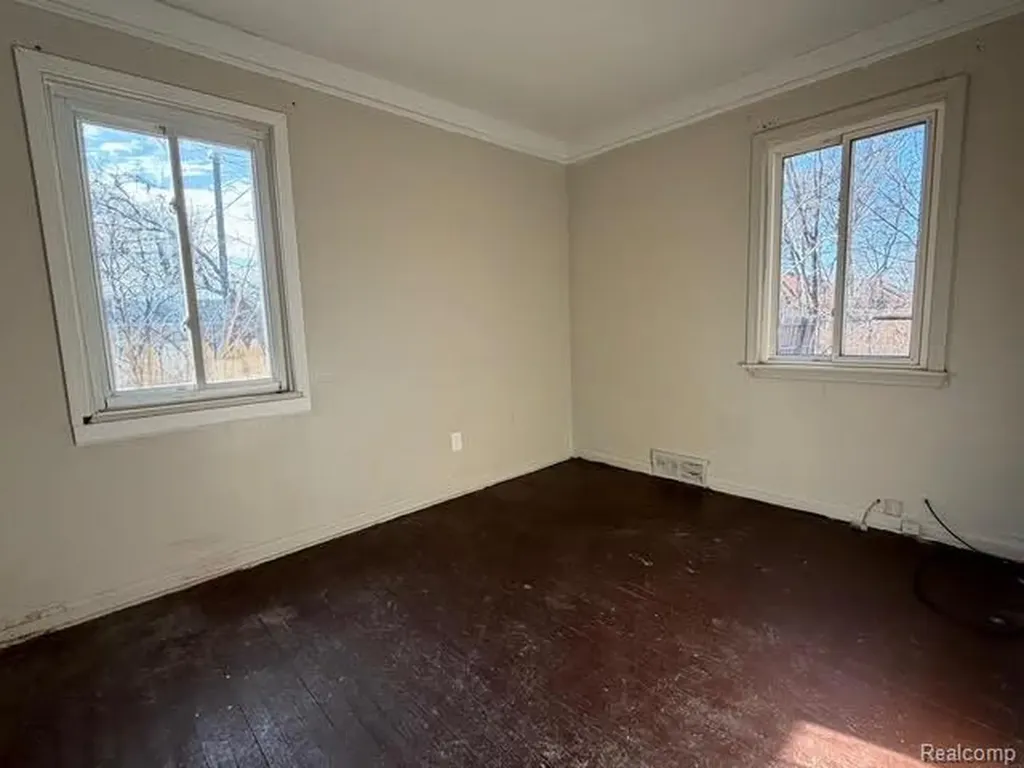 16828 W Chicago Street Detroit City MI 48228