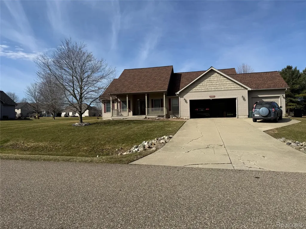 2097 Whispering Waters Pass Clayton Charter Township MI 48433