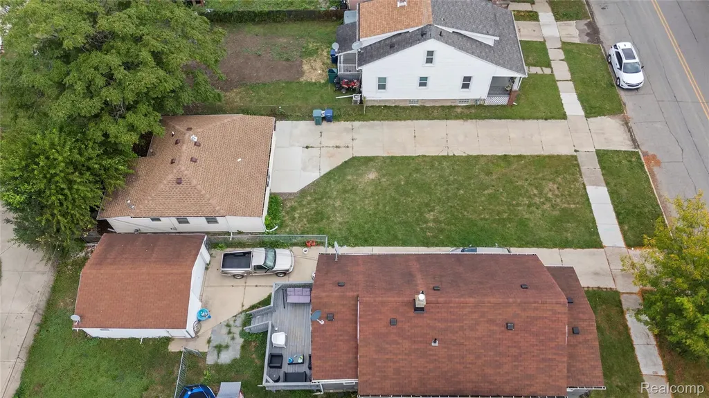 1672 Lafayette Boulevard Lincoln Park City MI 48146