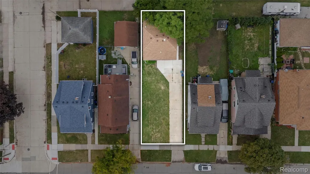 1672 Lafayette Boulevard Lincoln Park City MI 48146