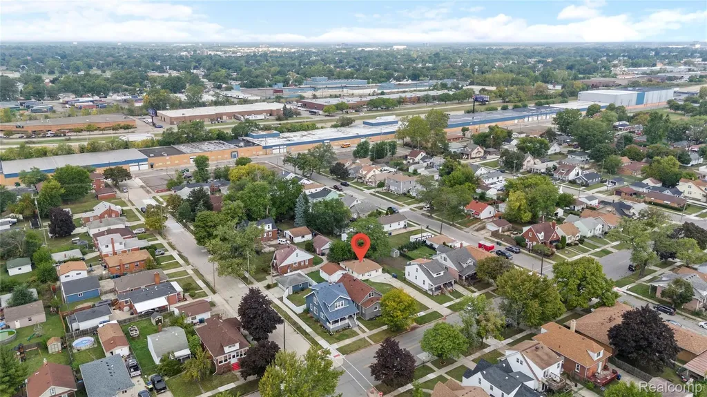 1672 Lafayette Boulevard Lincoln Park City MI 48146