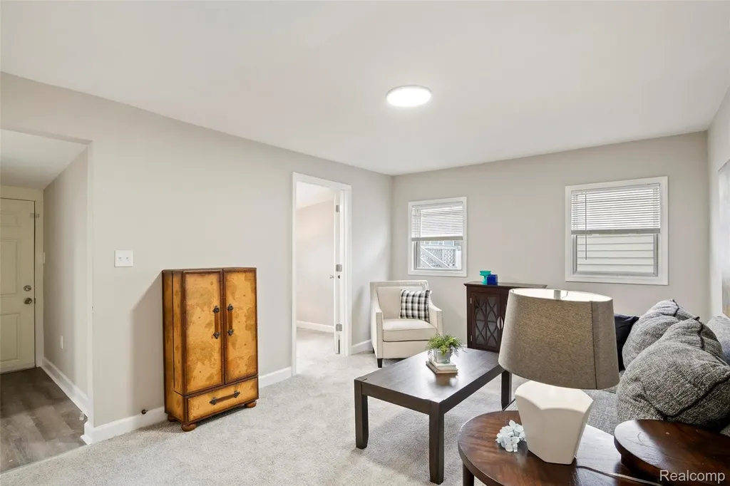 1672 Lafayette Boulevard Lincoln Park City MI 48146