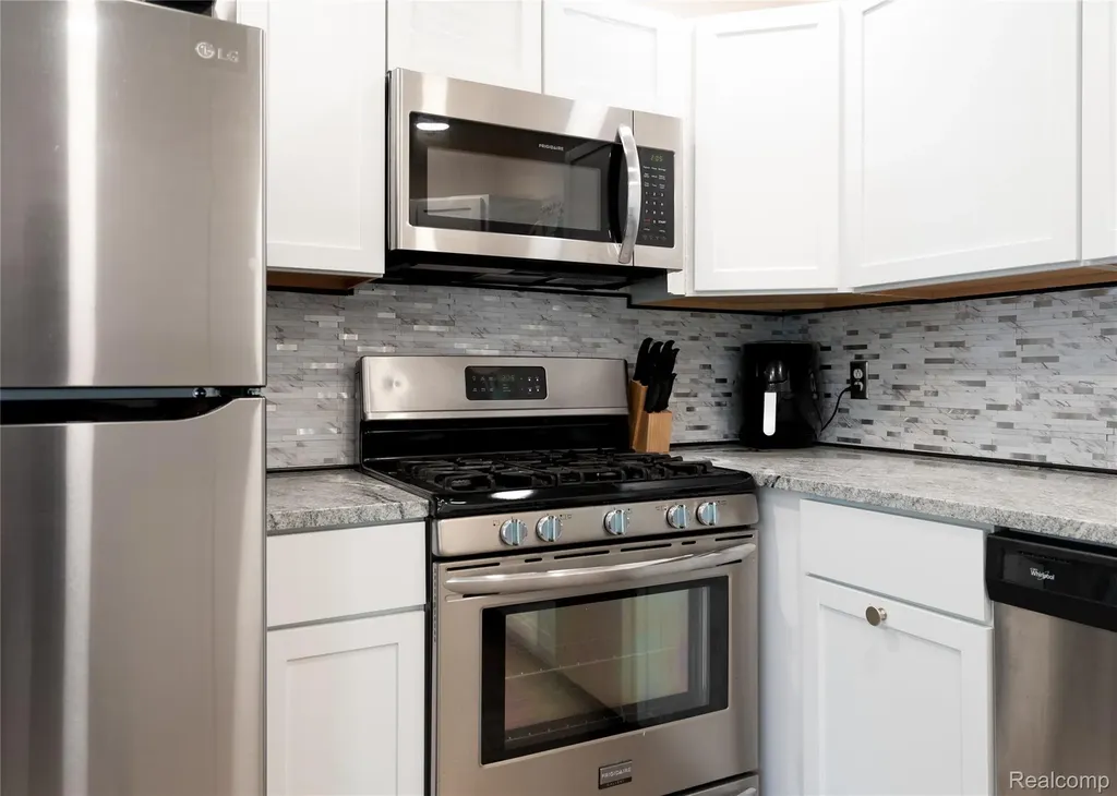 2170 Sonoma Street Ferndale City MI 48220