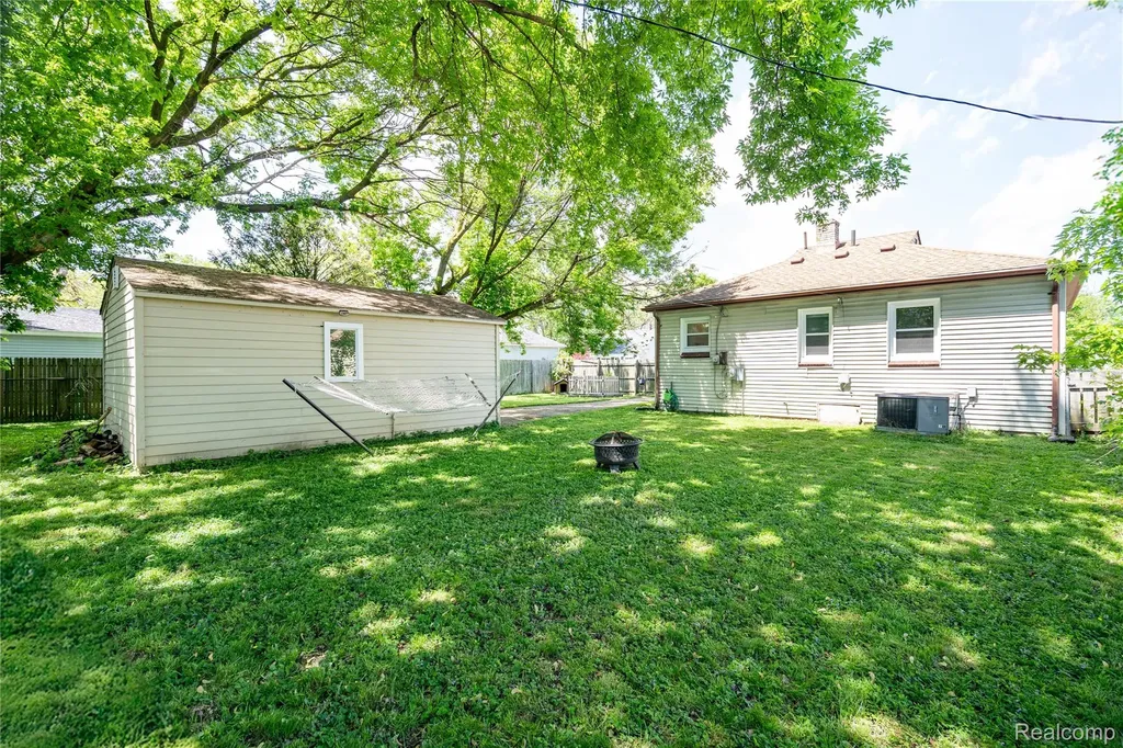 2170 Sonoma Street Ferndale City MI 48220