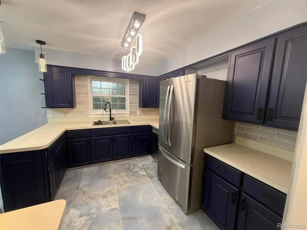 50 Shadyside Court Saginaw Charter Township MI 48638