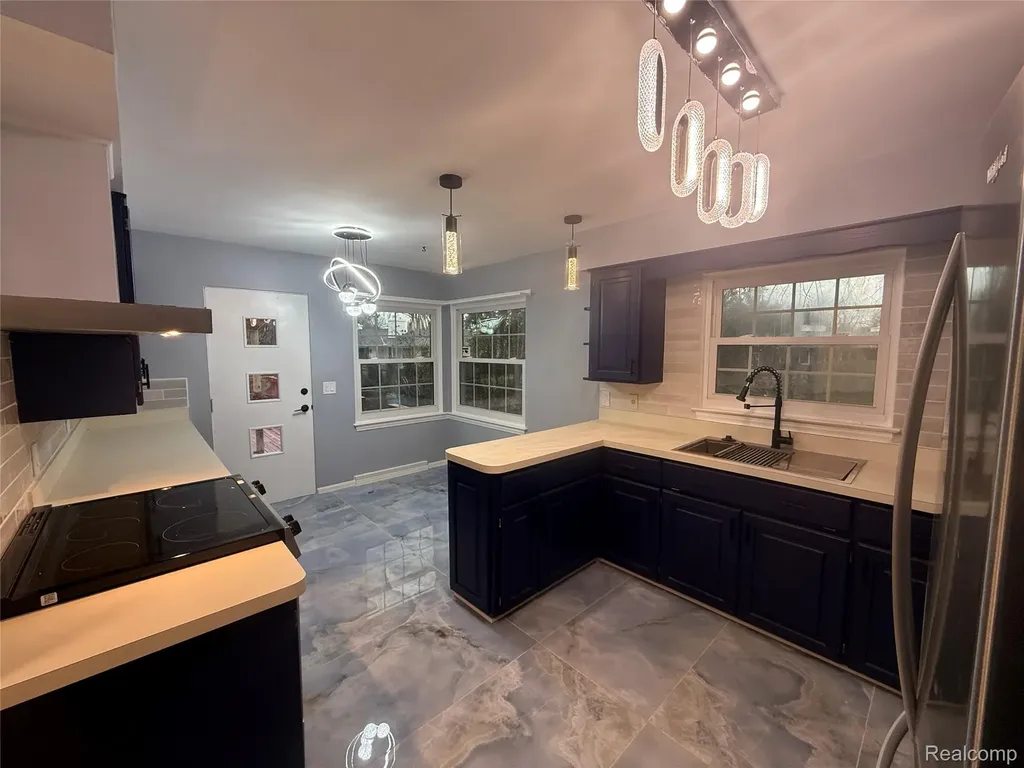 50 Shadyside Court Saginaw Charter Township MI 48638