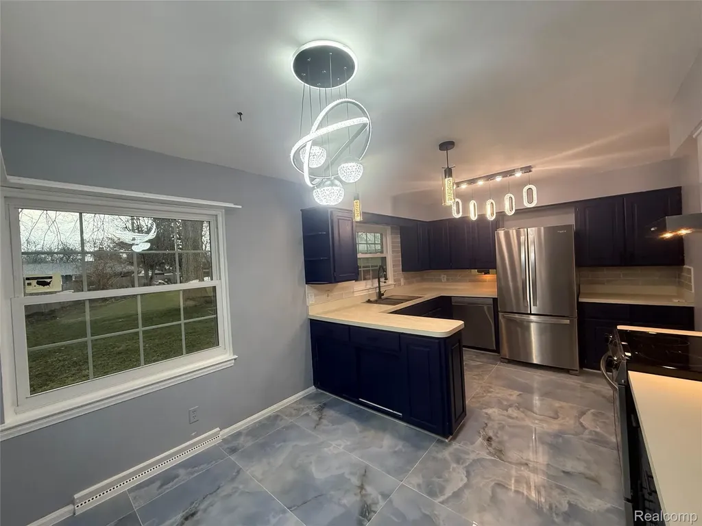 50 Shadyside Court Saginaw Charter Township MI 48638