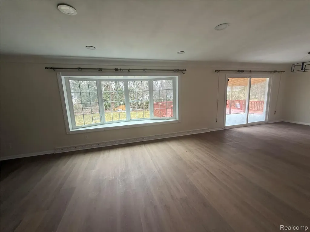 50 Shadyside Court Saginaw Charter Township MI 48638