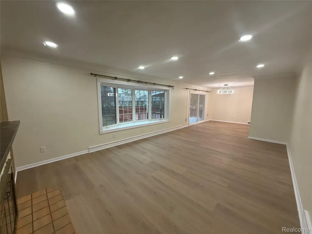 50 Shadyside Court Saginaw Charter Township MI 48638