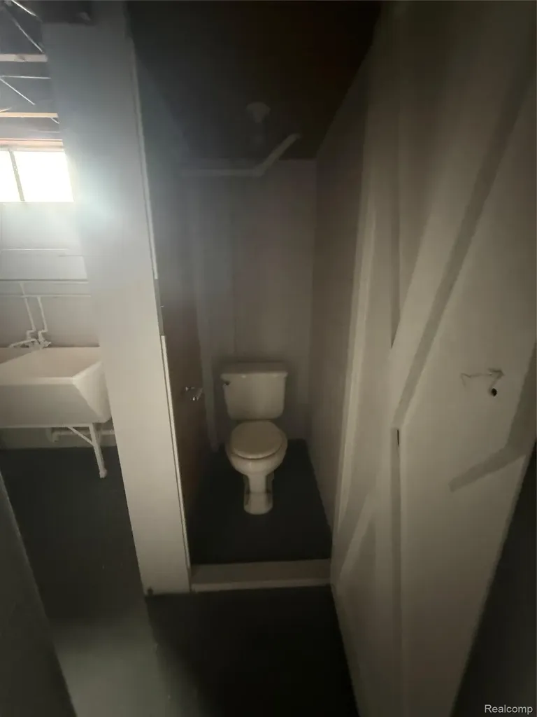 50 Shadyside Court Saginaw Charter Township MI 48638